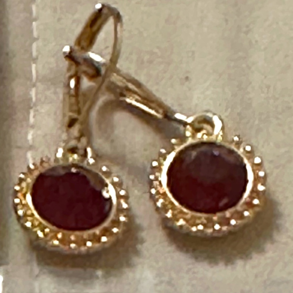 2/$15 Beautiful gold tone drop earrings deep red colored stones